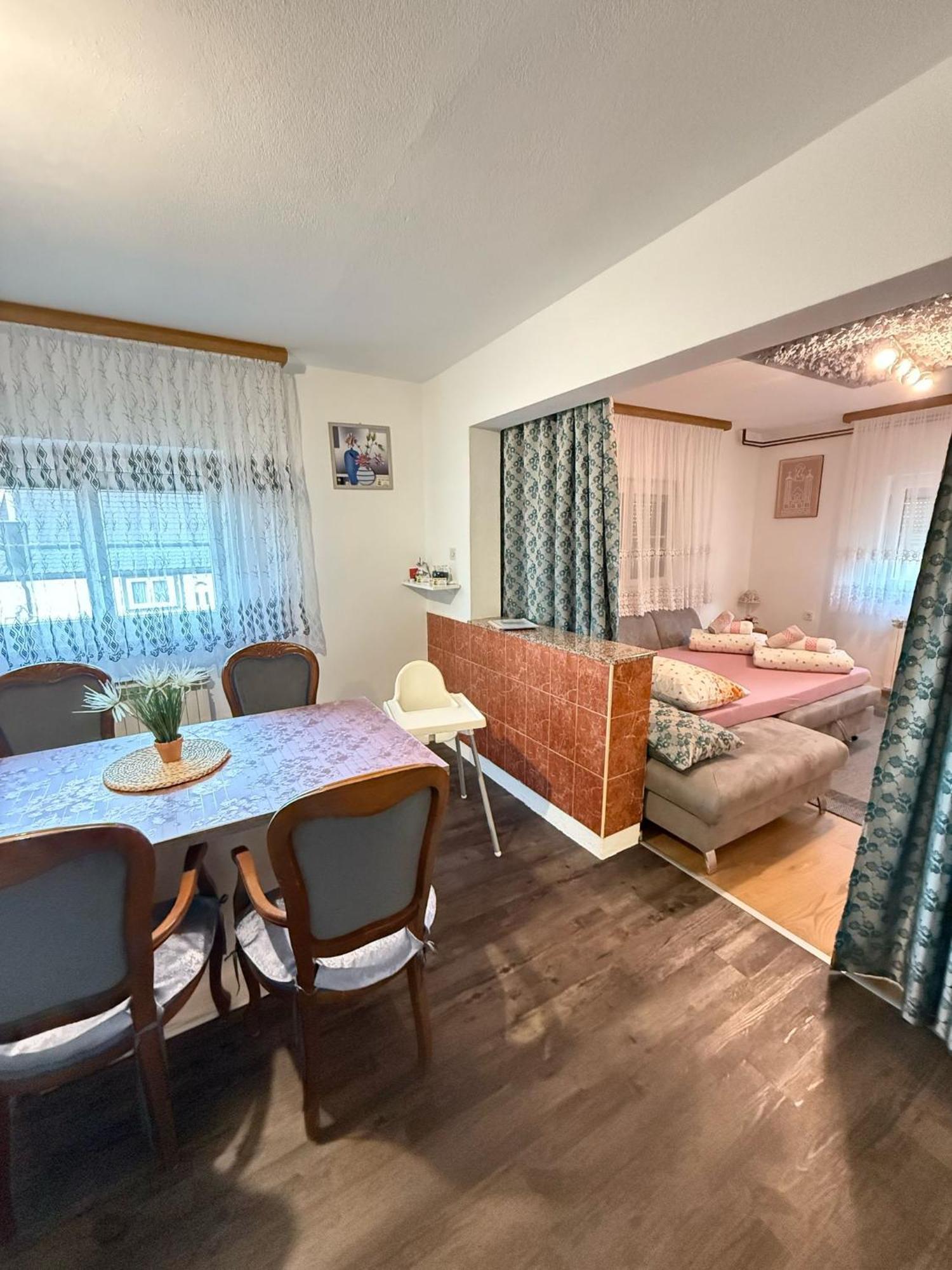 Apartments Marija Vrelo Korenicko Ngoại thất bức ảnh