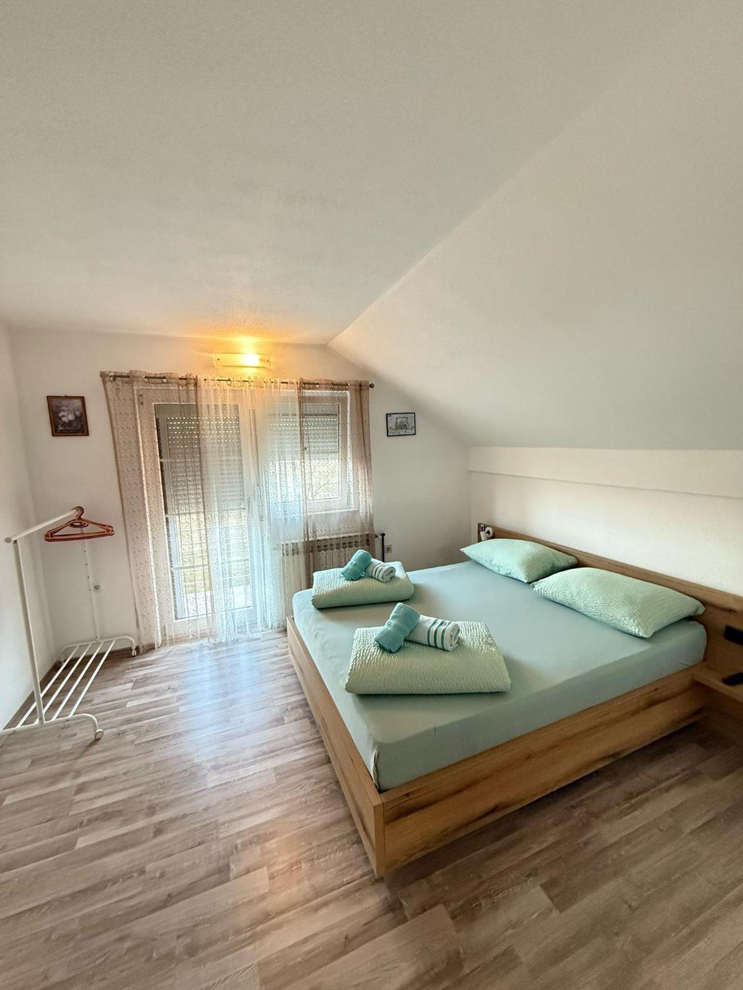 Apartments Marija Vrelo Korenicko Ngoại thất bức ảnh